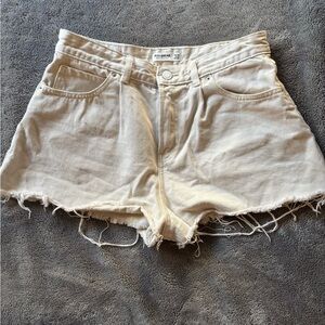 Pull&Bear tan shorts.